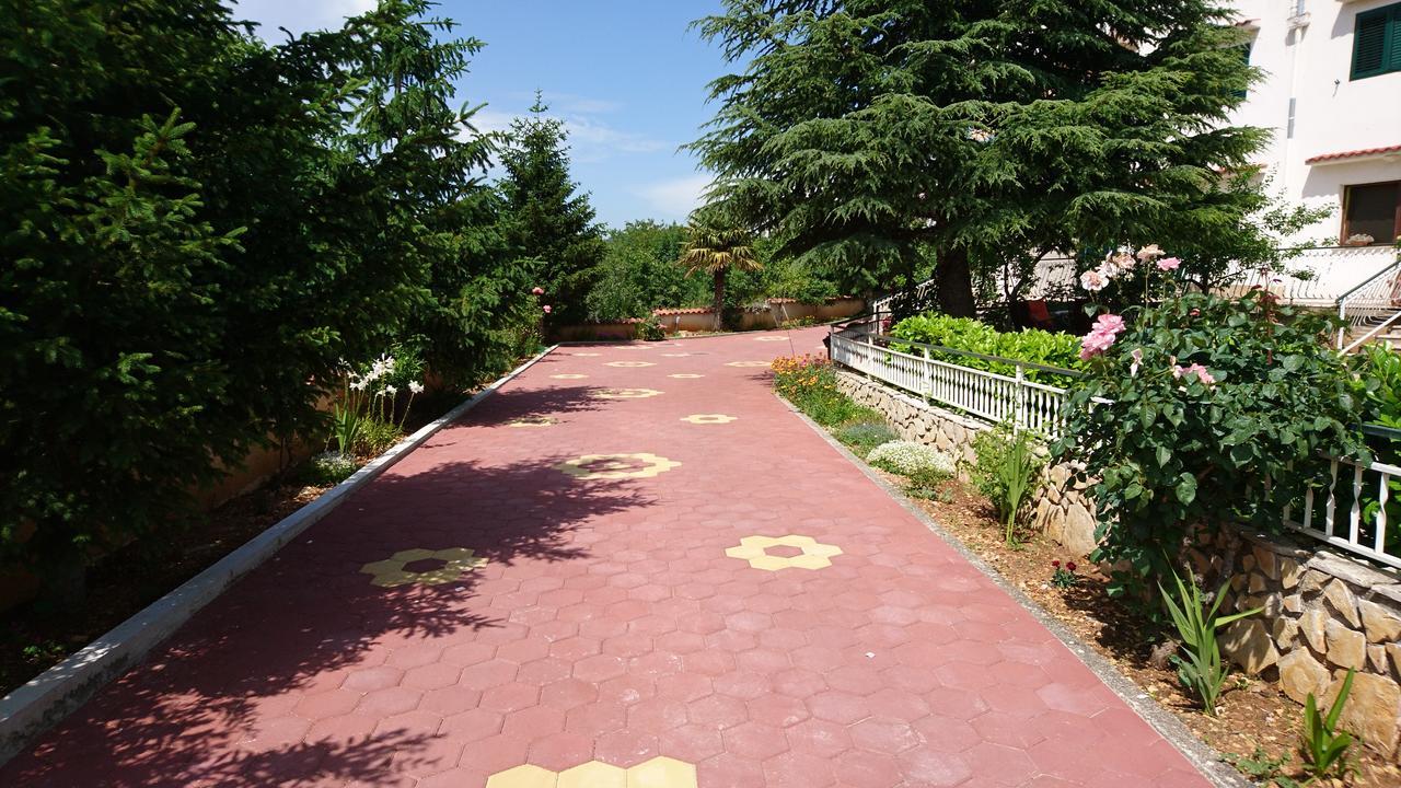 Apartamento Countryside Family Retreat Šibenik Exterior foto